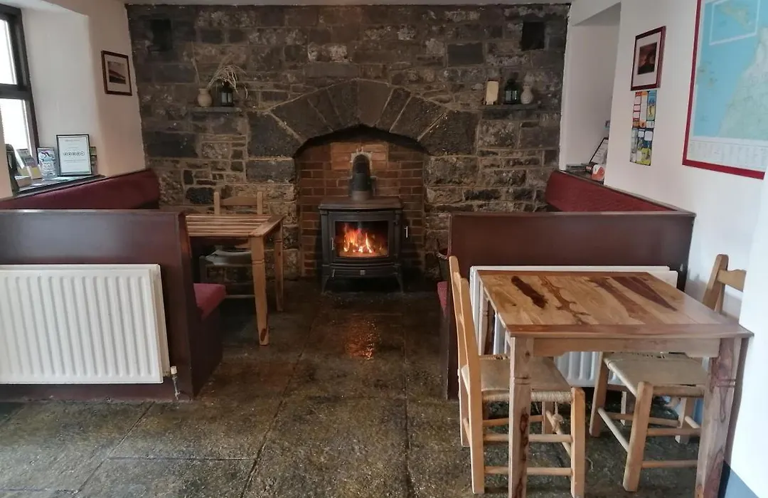 Aille River Tourist Hostel And Campsite Doolin-1