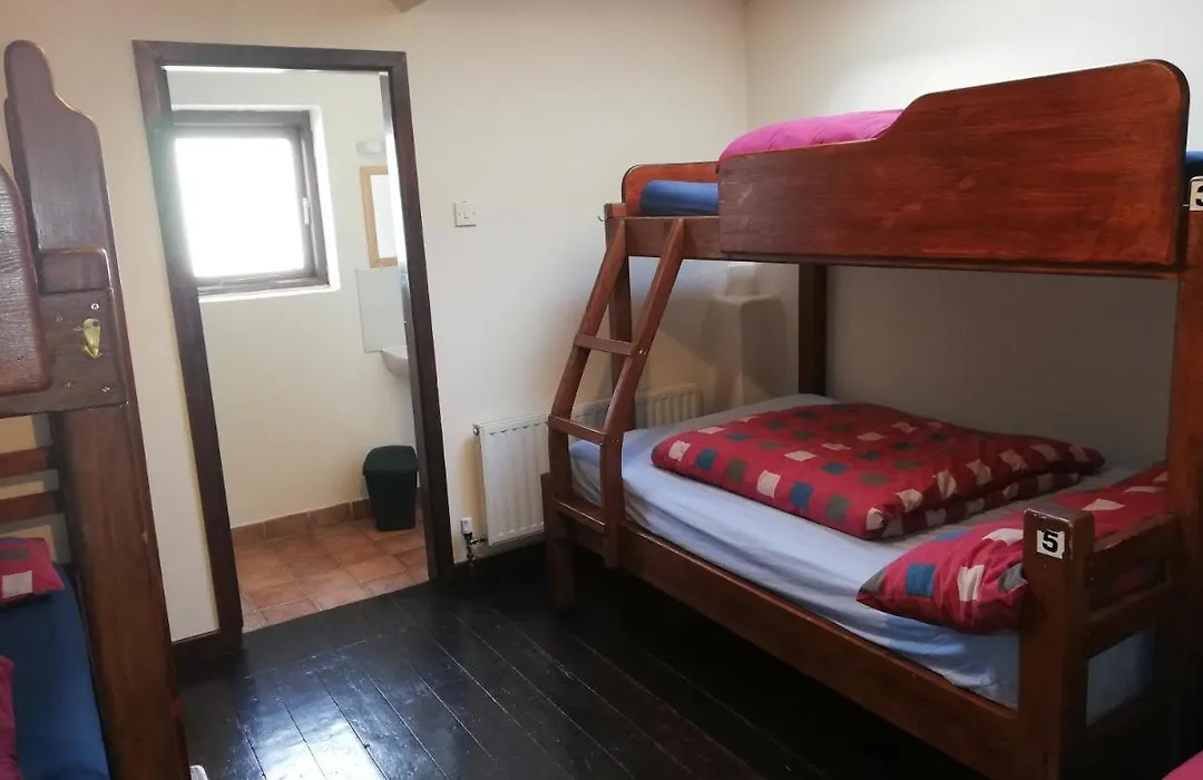 Aille River Tourist Hostel And Campsite Doolin-1