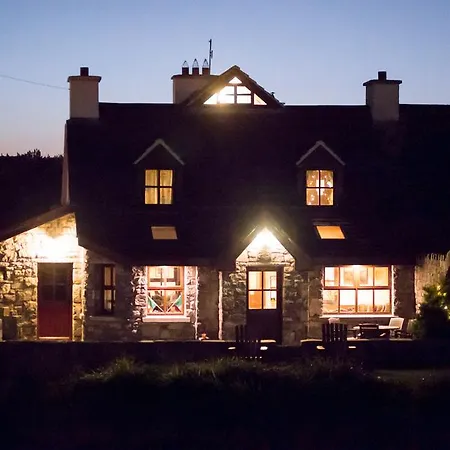 Aille River Tourist Hostel And Campsite Doolin-3